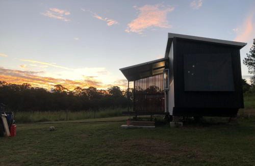 North Deep Creek House | Bee Farm Off-Grid Tiny Home Stay