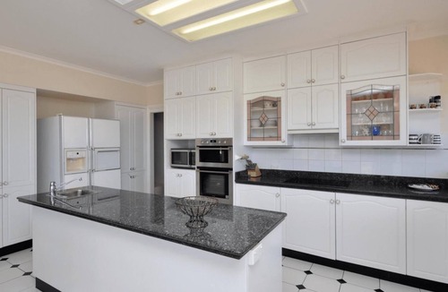 Pokolbin House | Beggars Bridge Vineyard Homestead w/pool + wifi + tennis + vineyard