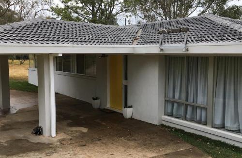 Kurrajong House | Bell View House -Fireplace- Base of Blue Mountains