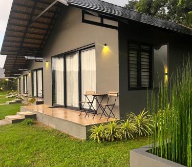 Virajpet Resort | Bendheka - Cliff Front Cottages Coorg