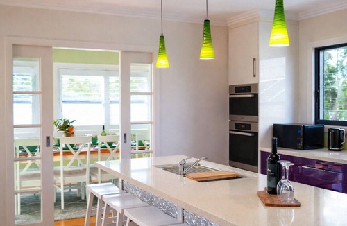 Berry House | Berry Luxury Retreat | Escarpment Views | Sleeps 10
