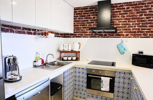 Mandurah Apartment | Beyond expectation — a peaceful lakeside haven blending rainforest vibes, coastal charm, and modern comfort. Enjoy coffee on the terrace, a swim in the private pool, or a stroll to Silver Sands Beach, all within a secure and central location.