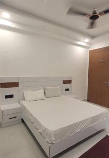 Vrindavan Hotel | Bhakt Bhagwat Kunj