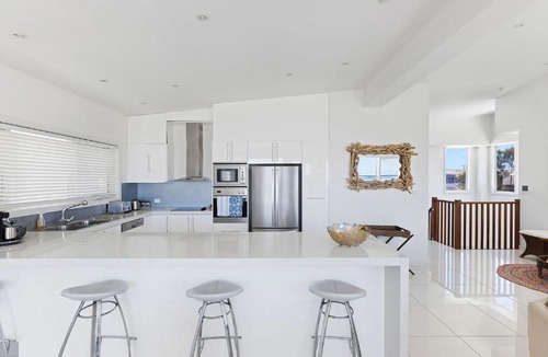 Anna Bay House | Birubi Beach Waterfront