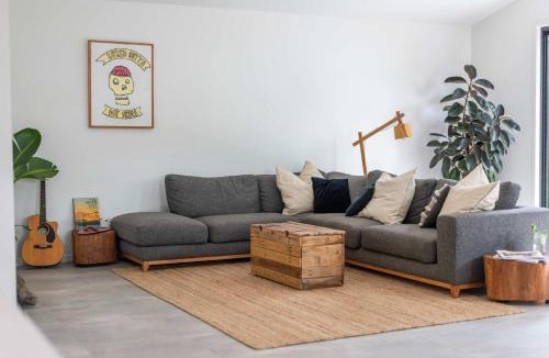 Wooloweyah House | Black Cockatoo - Oceanstays - Pet Friendly