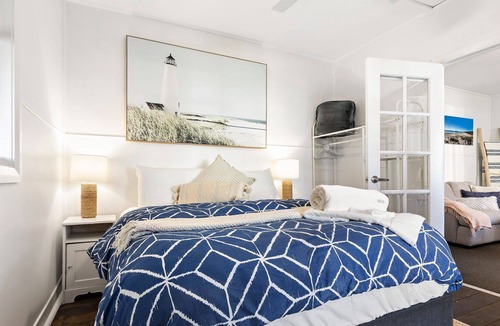 Blacksmiths House | Blackies Beach Escape