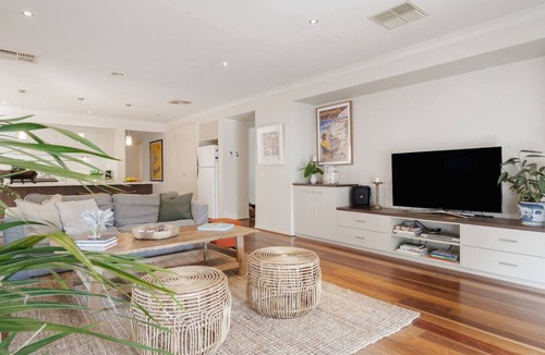 Blairgowrie House | Blairgowrie Beach House · Family Getaway + Firepit