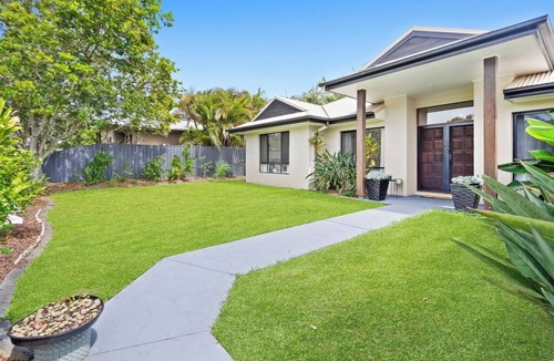 Coomera House | Blanco Pool House Splash and Relax with Family