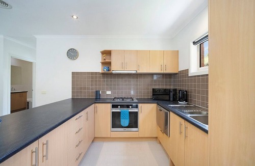 Hamilton Villa | Blue Bird Villa - Hamilton.