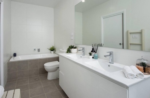 Kiama Downs House | Blue Pelican - Stunning modern entertainer with ocean views, walk to beach