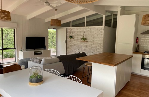 St Leonards Cottage | Bluff, St Leonards