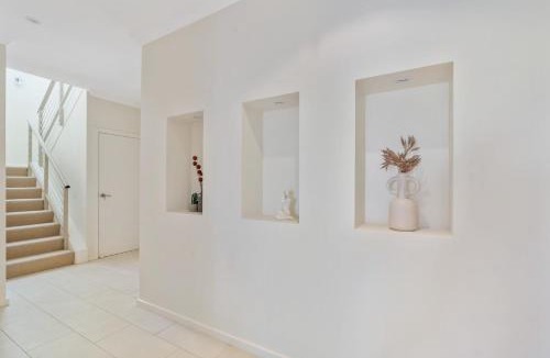McCracken House | Bluffview B&B - Luxury Oceanviews - Wi-Fi - No Linen Included