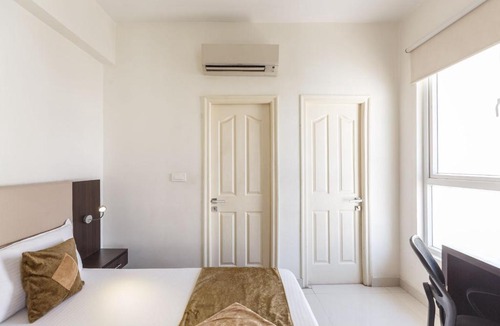 HITEC City Apartment | BluO 1BR Hitech City - Bathtub, Balcony, Gym