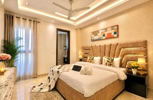 Greater Kailash Apartment | BluO 3BHK - Greater Kailash Lift Balcony Parking