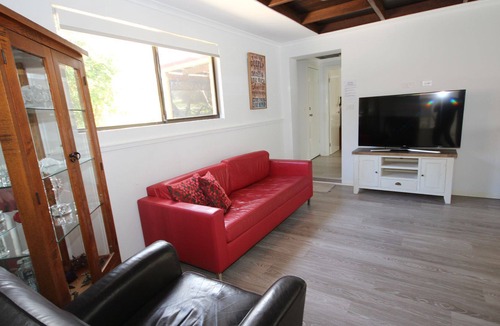 Boambee House | Boambee Hideaway - country cottage