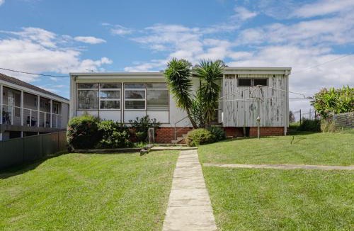 Urunga House | Boardwalk Bungalow - pristine ocean views