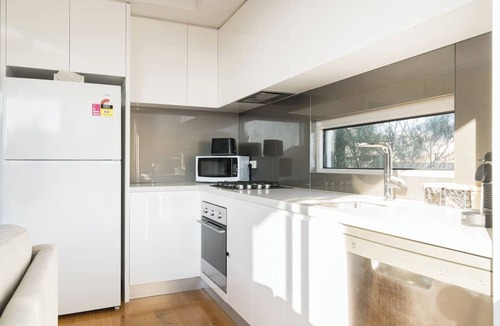 Bonbeach Apartment | Bon Beachfront Haven Cosy Coastal Calm