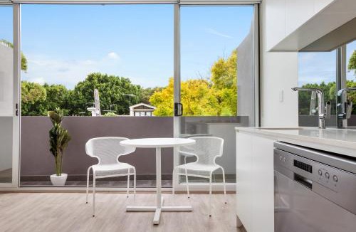 Bondi Apartment | Bondi Beach Studio King Suite + Balcony