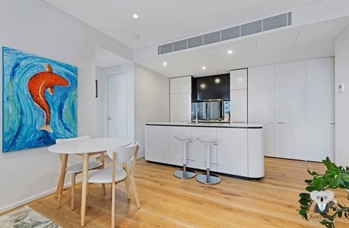 Bondi Junction Apartment | Bondi Junction | One Bedroom Apt | Walk to Station