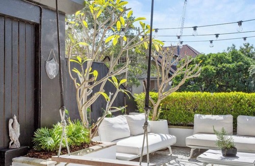 Bondi Beach House | Bondi Oasis ~ Steps to the Beach ~ Parking & Garden