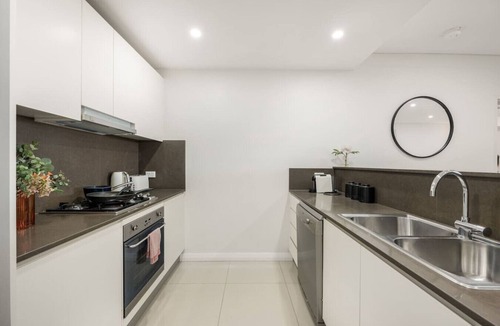 Botany Apartment | Botany Urban Oasis | 3BR | Parking | Famliy