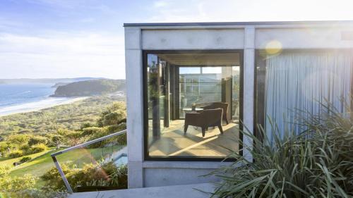 Killcare Heights House | 'Bouddi House' by HolidayCo