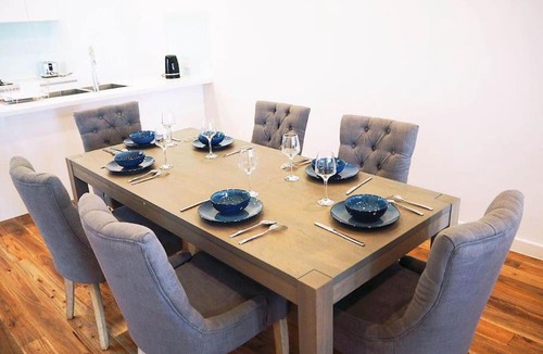 Box Hill South House | Boxhill 3Bed 3 Bath free 2 parking