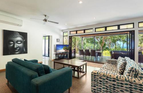Bramston Beach House | Bramston on the Beach - A Private Poolside Oasis