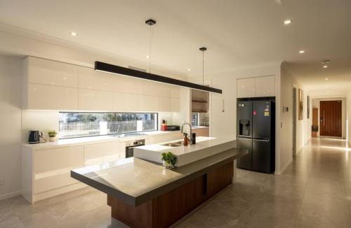 Rochedale House | Brand New 5B Luxury Modern Dream House at Rochedale