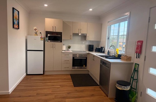 Singleton Heights Apartment | Brand New Modern Retreat in Singleton