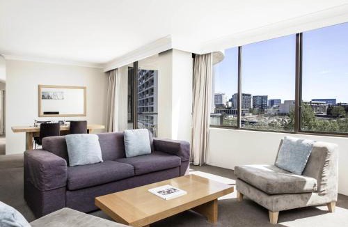 City West Apartment | BreakFree Capital Tower Apartments