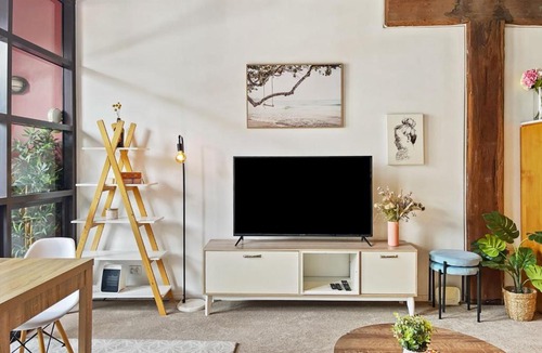 Chippendale Apartment | Brick & Beam New York Style Loft in Chippendale