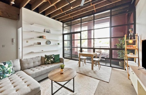 Chippendale Apartment | Brick & Beam New York Style Loft in Chippendale