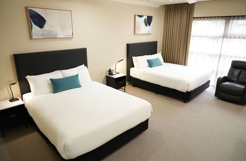 Traralgon Hotel | Bridges on Argyle Motel & Apartments