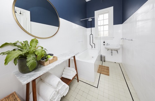 Willoughby Hotel | Bridgeview Hotel Willoughby