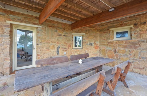 Cape Bridgewater Apartment | Bridgey Escape - Newly renovated with ocean views!!