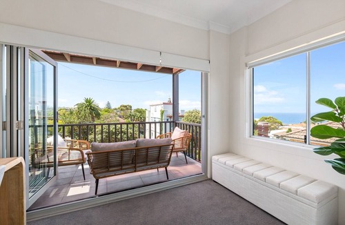 Coogee Apartment | Bright 2-Bed Apartment in Coogee