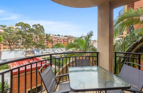 Darling Harbour Apartment | Bright 2-Bed Retreat Near Darling Harbour