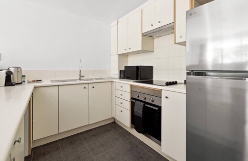 Camperdown Apartment | Bright Inner-West Stay with Pool Access