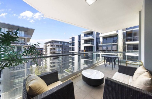 Mascot Apartment | Bright & Modern 2BR Home Steps from Mascot Station