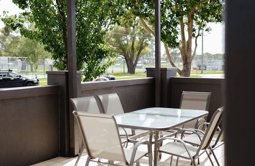 Traralgon House | Bright & spacious 3 br townhouse prime CBD location