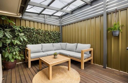 Brighton Apartment | Brighton Escape - Seaside Living near Dining and Jetty