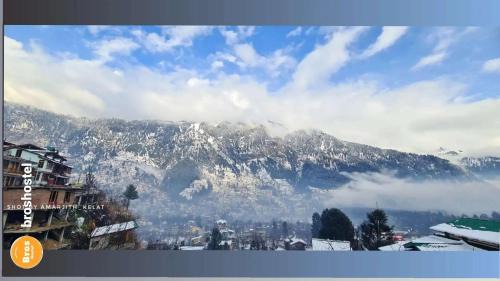 Old Manali Hostel | Bros Hostel & Yaara Cafe