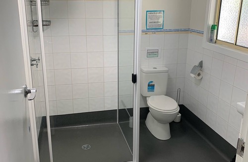 Happy Valley Hostel | BUDGET ACCOMMODATION Creature Comforts: Marloo Unit - Better than camping!