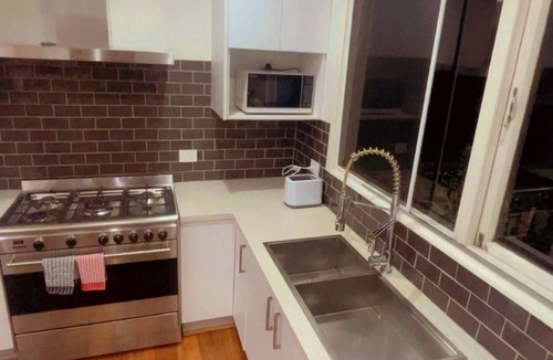 Manuka House | Budget friendly house @Canberra