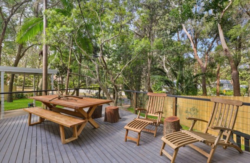 Avalon Beach House | Bungalow 127 at Avalon pde, 800m walk to beach