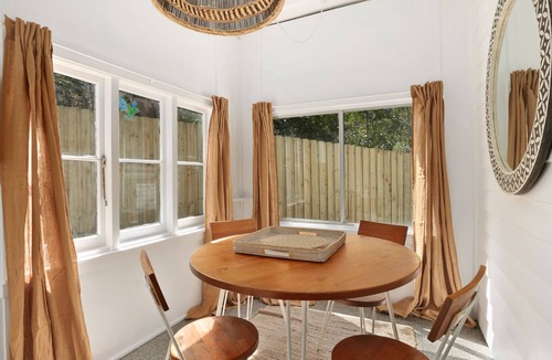 Avalon Beach House | Bungalow 127 at Avalon pde, 800m walk to beach