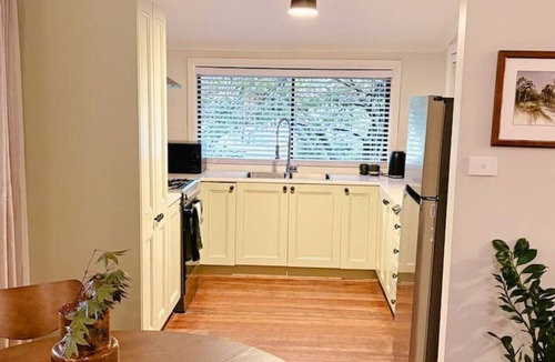 Blackheath House | Buru Retreat, Secluded Couples Escape, Spa & Walks