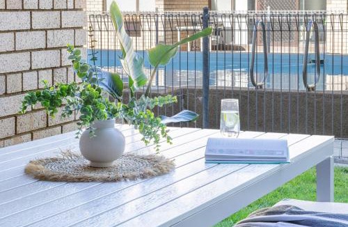 Batehaven Apartment | By the Bay Batehaven - King, Queen, 2 x Singles