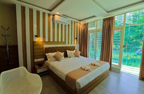 Vayittiri Bed & Breakfast | By The Stream Wayanad